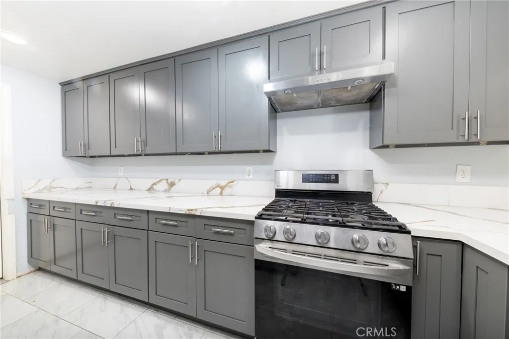 555 S Azusa, Azusa, California 91702 home-pic-8